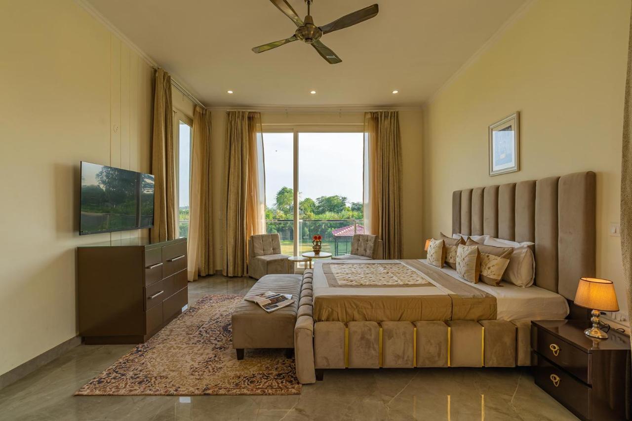 Stayvista At Blanc Belle With Outdoor Pool Sohna Экстерьер фото