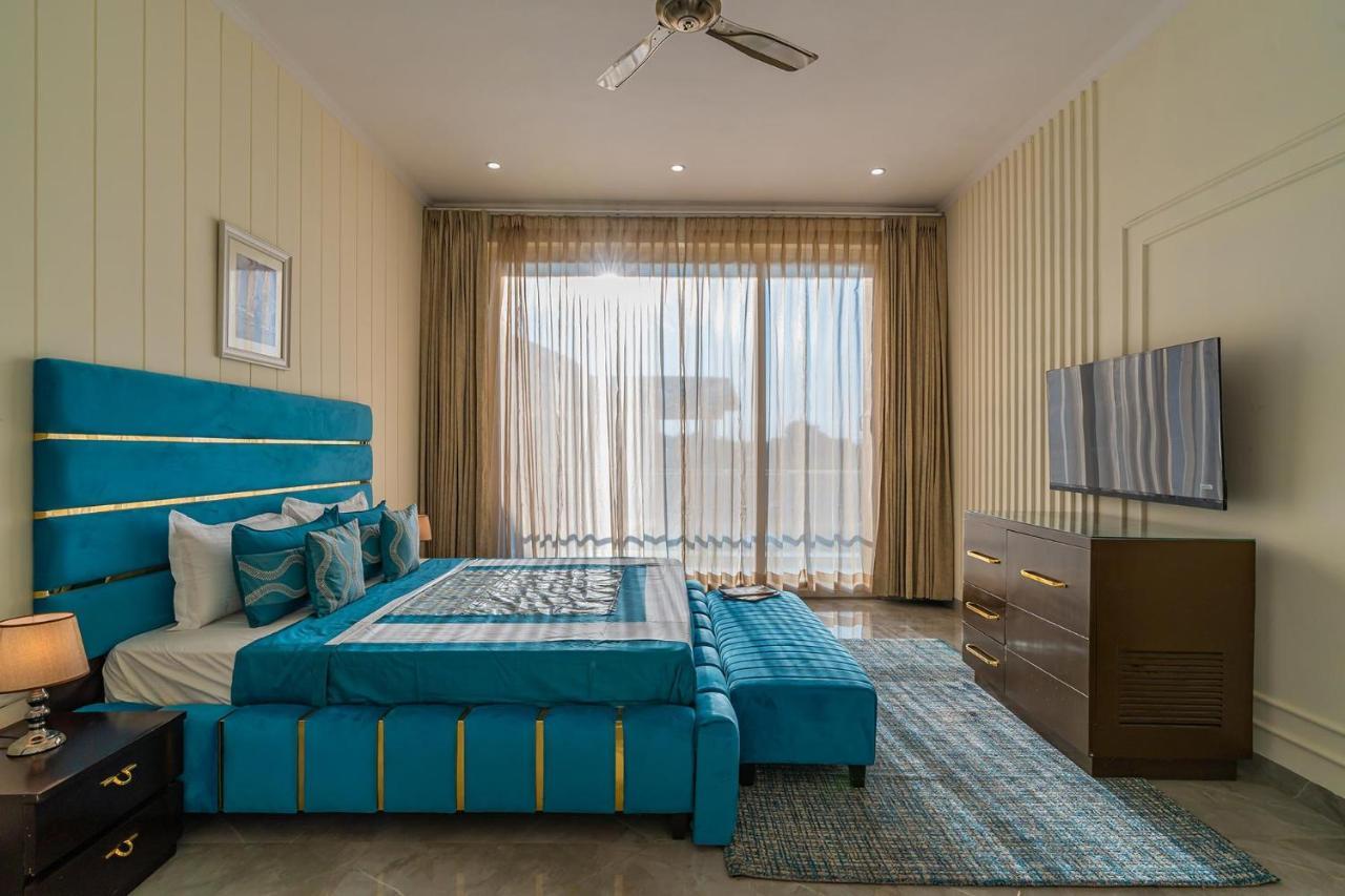Stayvista At Blanc Belle With Outdoor Pool Sohna Экстерьер фото