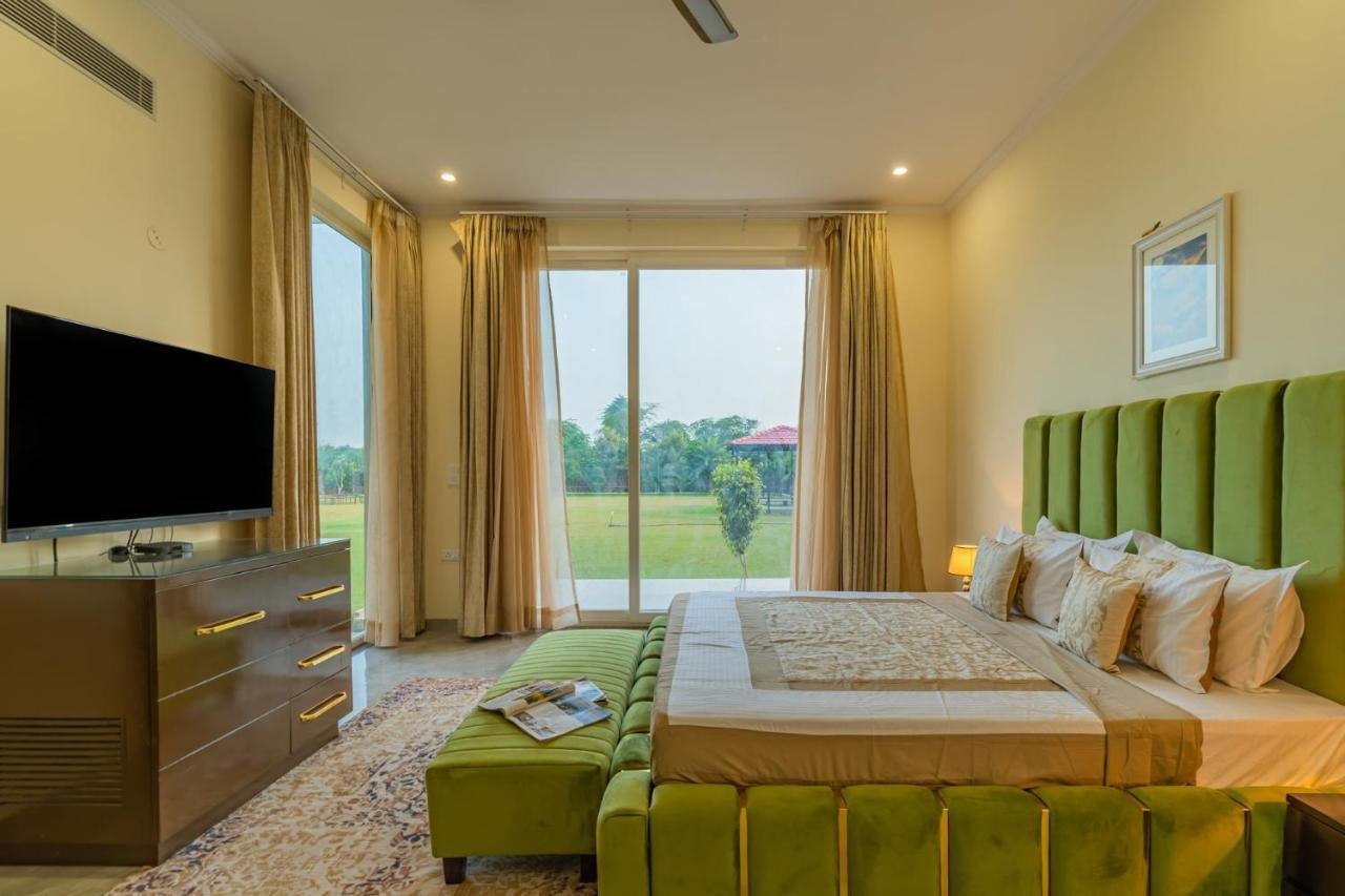 Stayvista At Blanc Belle With Outdoor Pool Sohna Экстерьер фото