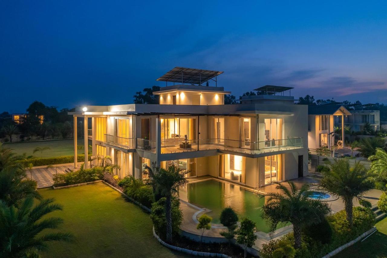 Stayvista At Blanc Belle With Outdoor Pool Sohna Экстерьер фото