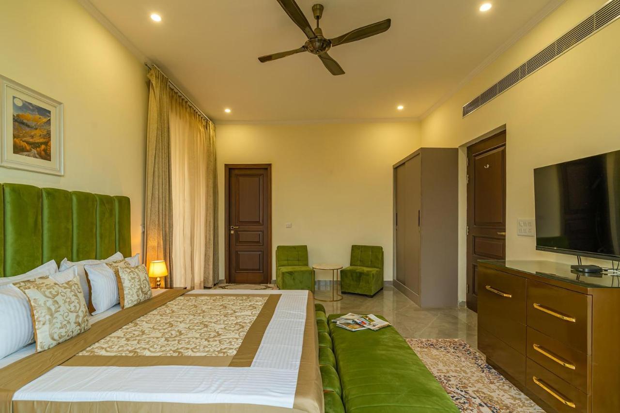 Stayvista At Blanc Belle With Outdoor Pool Sohna Экстерьер фото