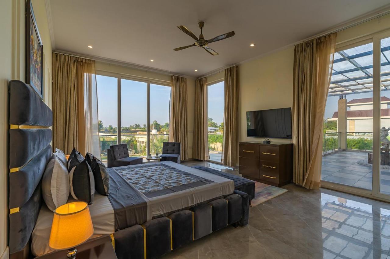 Stayvista At Blanc Belle With Outdoor Pool Sohna Экстерьер фото