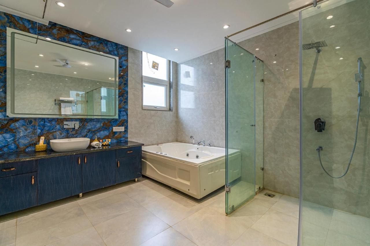 Stayvista At Blanc Belle With Outdoor Pool Sohna Экстерьер фото